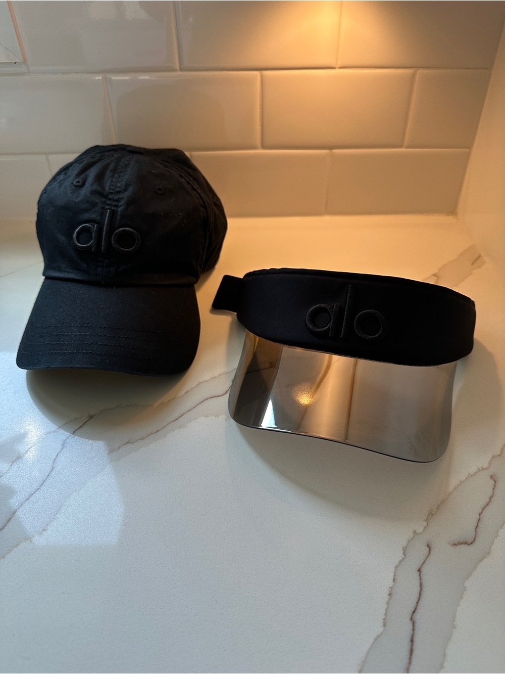 ALO Yoga Black Baseball Cap and Mirrored Visor Sport Set